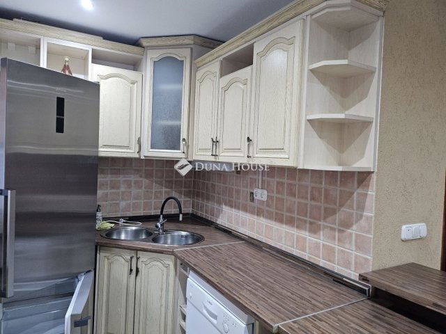 Eladó családi ház, Fóton 142.5 M Ft, 4+1 szobás