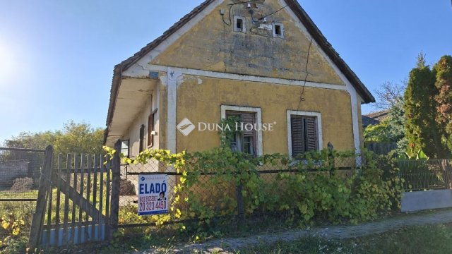 Eladó családi ház, Márokon 8.9 M Ft, 2 szobás