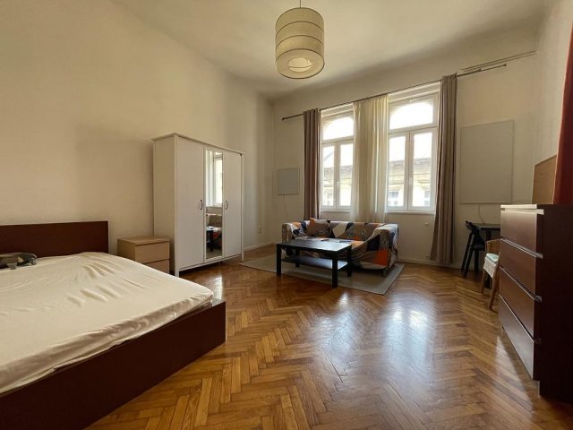 Eladó téglalakás, VII. kerületben, Wesselényi utcában