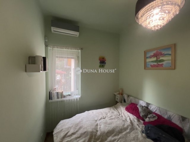 Eladó ikerház, Budapesten, III. kerületben 209.9 M Ft, 9 szobás