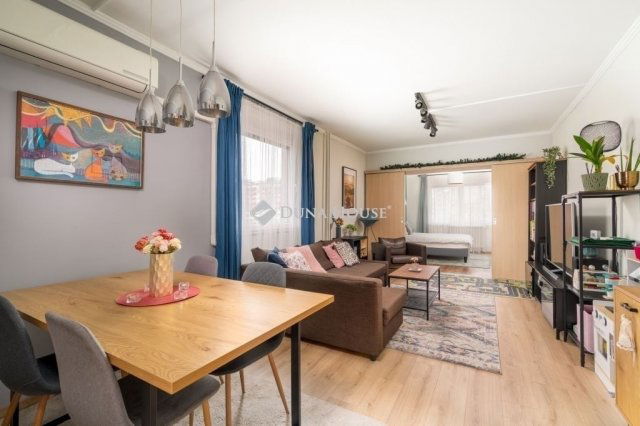 Eladó panellakás, Budapesten, XV. kerületben 88 M Ft, 4 szobás