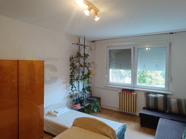 Eladó panellakás, Szegeden, Szilléri sugárúton 54 M Ft