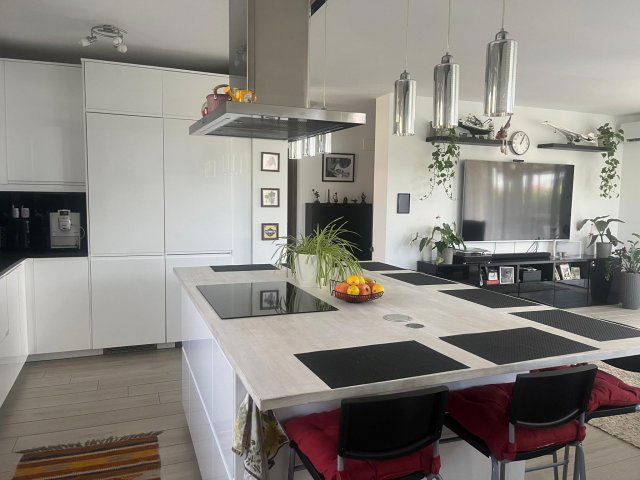 Eladó ikerház, Kerepesen 209 M Ft, 4 szobás