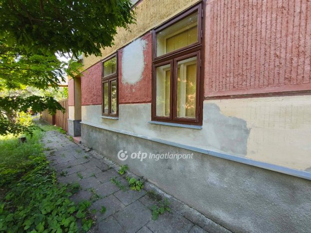 Eladó családi ház, Szentesen 19.99 M Ft, 2 szobás