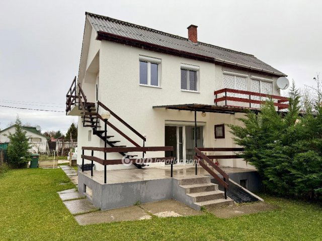 Eladó nyaraló, Mályin 31.9 M Ft, 2 szobás / költözzbe.hu