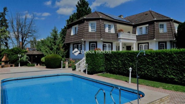 Eladó családi ház, Bőn 600 M Ft, 8 szobás