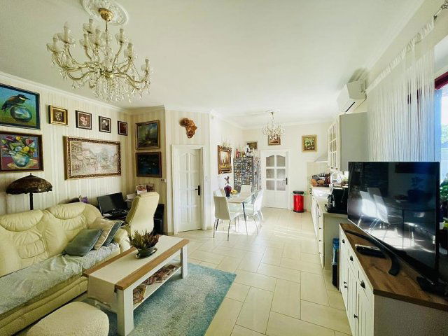 Eladó családi ház, Vácon 95 M Ft, 3 szobás