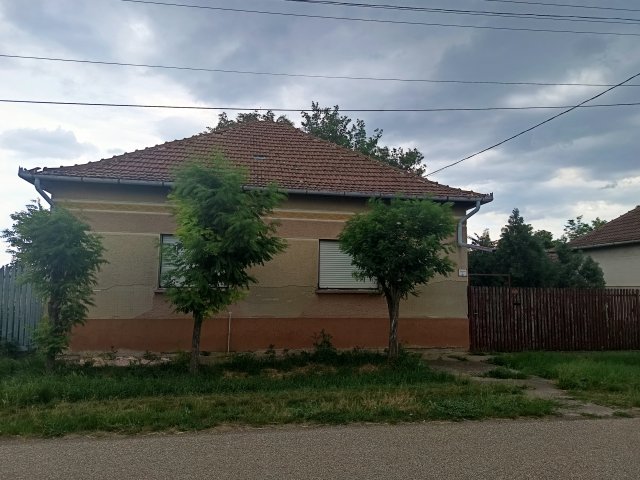 Eladó családi ház, Törökszentmiklóson 10.9 M Ft, 2 szobás