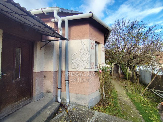 Eladó ikerház, Farkaslyukon 8.5 M Ft, 3 szobás