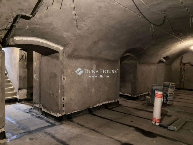 Eladó üzlethelyiség, Budapesten, IX. kerületben 69 M Ft