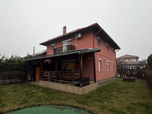 Eladó ikerház, Mogyoródon, Erzsébet királyné útján 160 M Ft