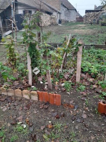 Eladó családi ház, Romándon 49.9 M Ft, 4 szobás