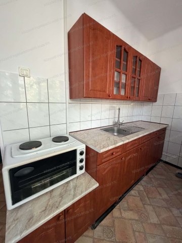 Kiadó téglalakás, albérlet, Tatabányán 130 E Ft / hó