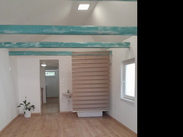 Kiadó iroda, Halásztelken, Kisgyár utcában 100 E Ft / hó