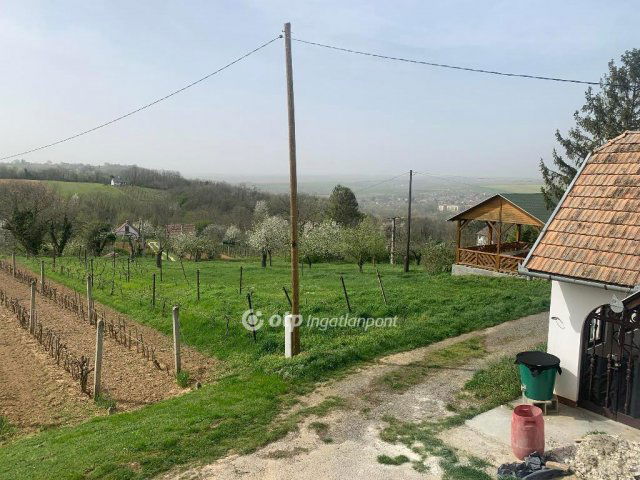 Eladó nyaraló, Tabon 17.5 M Ft, 2+1 szobás / költözzbe.hu