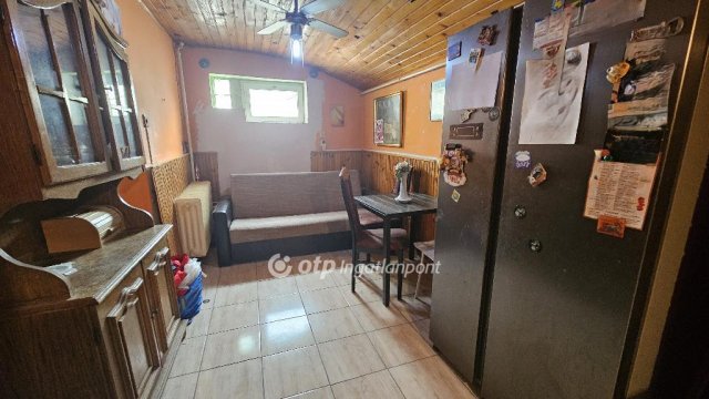 Eladó családi ház, Szigetszentmiklóson 25.3 M Ft, 2 szobás