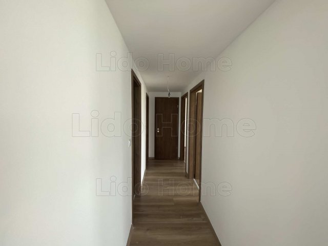 Eladó téglalakás, Siófokon 218.4 M Ft, 4 szobás