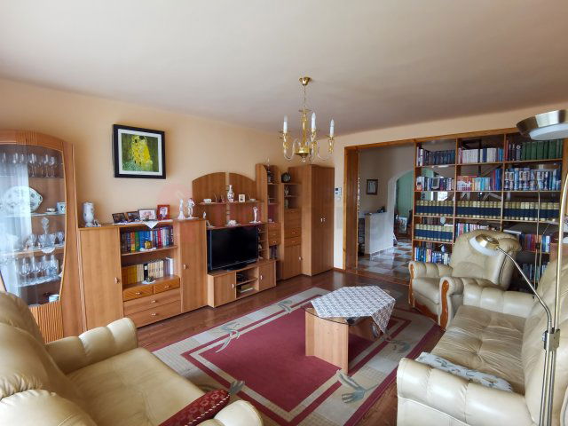 Eladó családi ház, Pécsett, Görbe dűlőn 130 M Ft, 5 szobás