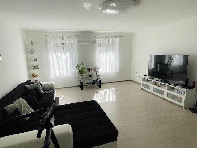 Eladó családi ház, Gyulán 84 M Ft, 4 szobás