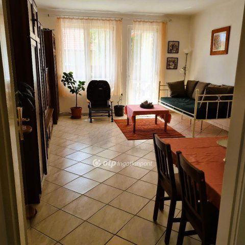 Eladó családi ház, Veszprémben 149.9 M Ft, 8+2 szobás