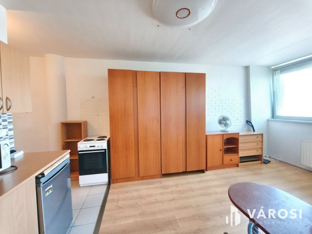 Eladó téglalakás, Szegeden 25.9 M Ft, 1 szobás