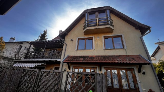 Kiadó családi ház, albérlet, II. kerületben, Széphalom utcában