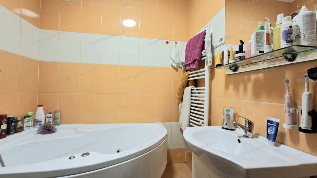 Eladó téglalakás, Nyíregyházán 68.9 M Ft, 3 szobás