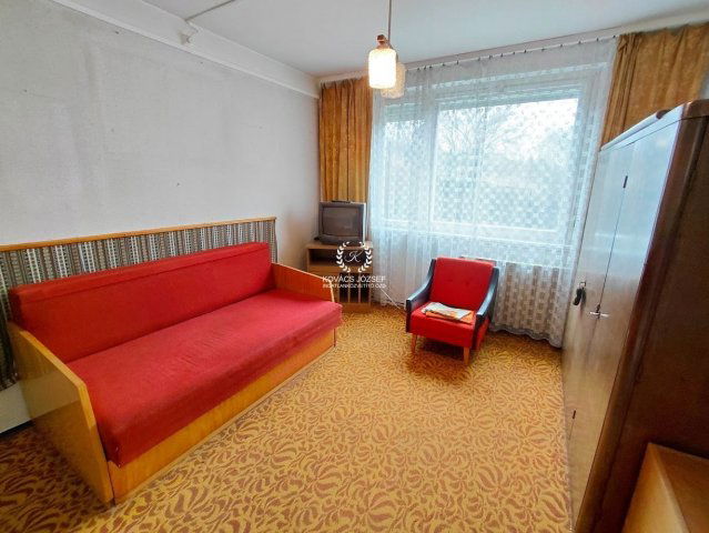 Eladó panellakás, Ózdon, Szent István utcában 19.2 M Ft