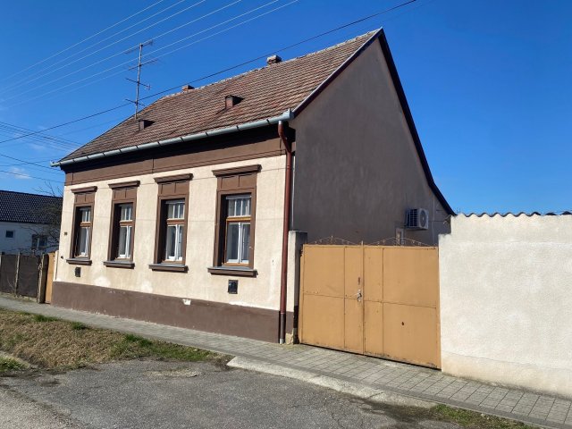 Eladó családi ház, Pápán 47.9 M Ft, 3 szobás