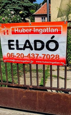 Eladó családi ház, Budakeszin, Fő utcában 62.5 M Ft, 2+1 szobás
