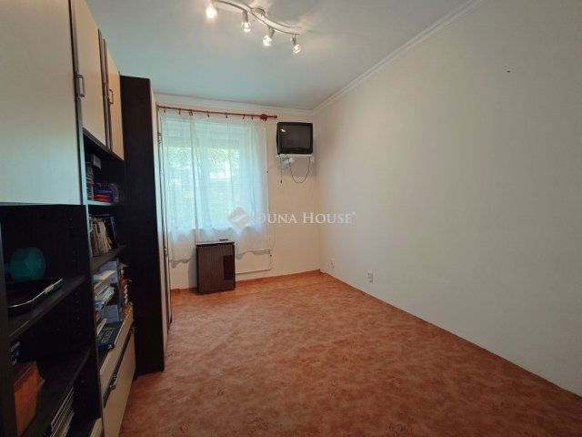 Eladó téglalakás, Kecskeméten 34.99 M Ft, 2 szobás