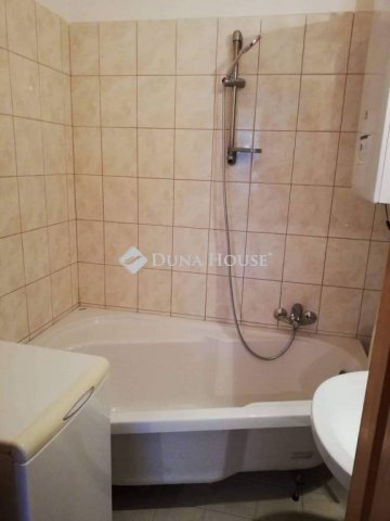 Kiadó téglalakás, albérlet, Szekszárdon 120 E Ft / hó