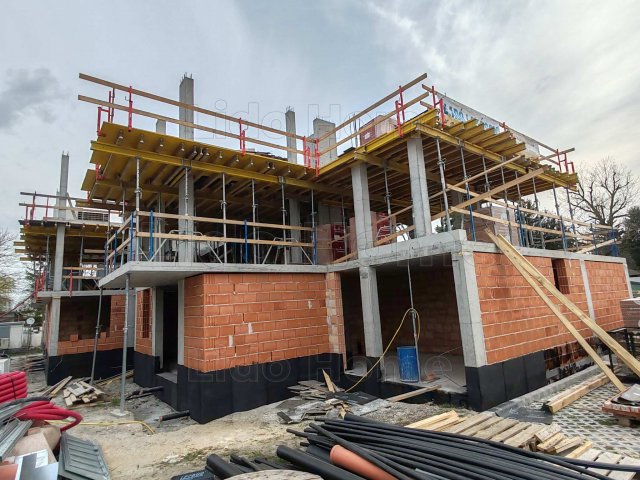 Eladó téglalakás, Fonyódon 47.99 M Ft, 1 szobás