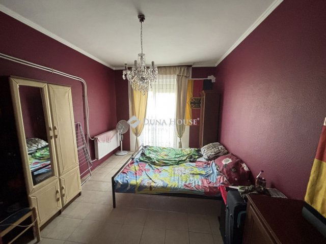 Eladó téglalakás, Tatabányán 32 M Ft, 2 szobás