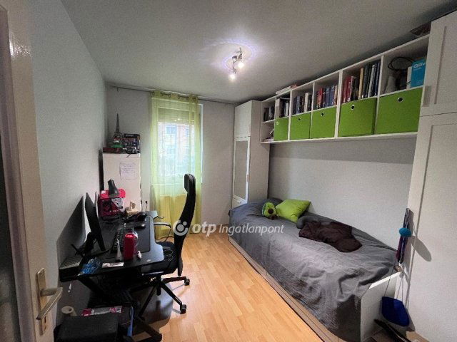 Eladó téglalakás, Szegeden 72.99 M Ft, 1+2 szobás