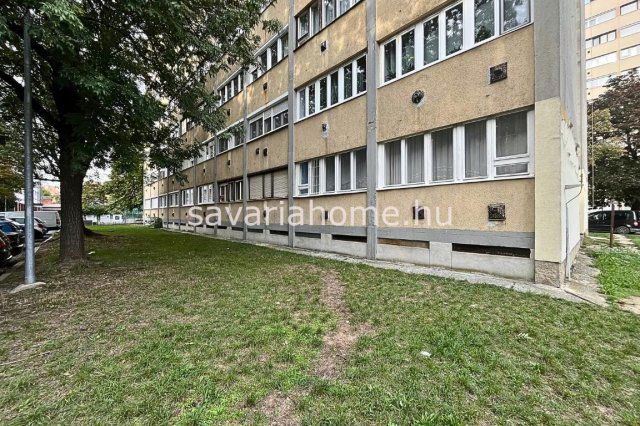Eladó téglalakás, Szombathelyen 27 M Ft, 2 szobás