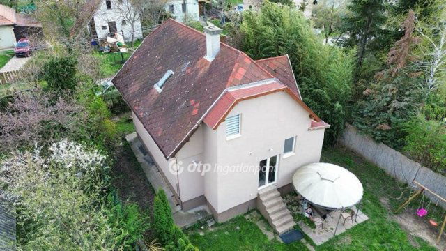 Eladó családi ház, Velencén 97.9 M Ft, 1+4 szobás