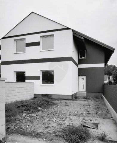 Eladó ikerház, Szigetszentmártonban 69.9 M Ft, 4 szobás