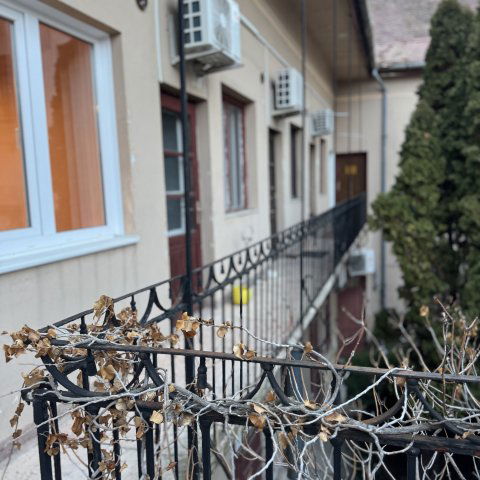 Eladó iroda, Pécsett, Király utcában 10.9 M Ft