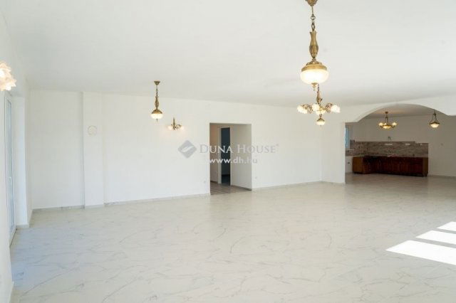 Eladó családi ház, Pomázon 199 M Ft, 5 szobás