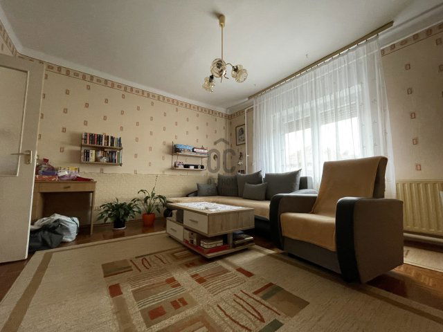 Eladó családi ház, Jászapátiban 25 M Ft, 2 szobás