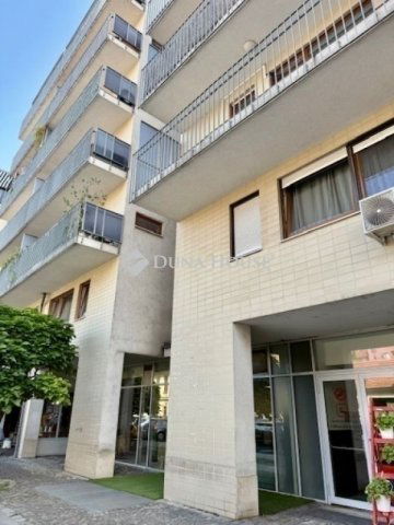 Eladó téglalakás, Budapesten, III. kerületben 88 M Ft, 2 szobás