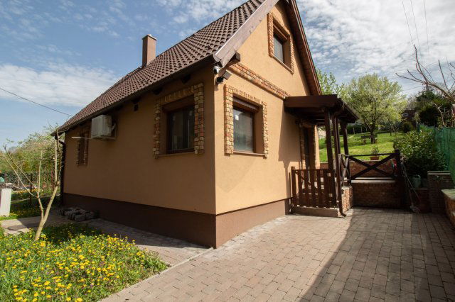 Eladó családi ház, Tatabányán 66.5 M Ft, 1+1 szobás