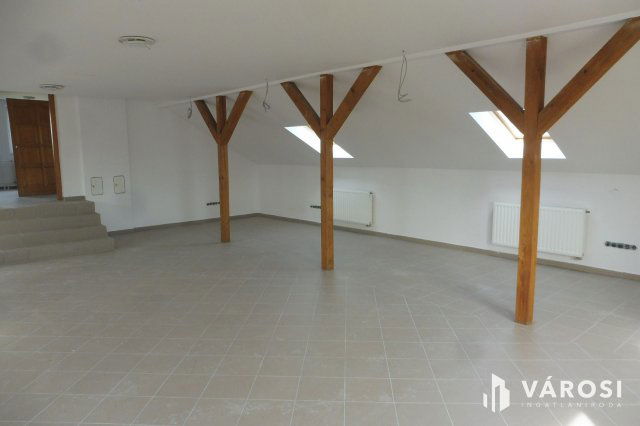 Kiadó ipari ingatlan, Szegeden 576 E Ft / hó, 3 szobás