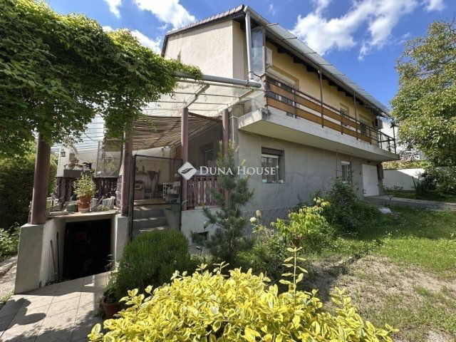 Eladó családi ház, Nagykovácsiban 198 M Ft, 7 szobás