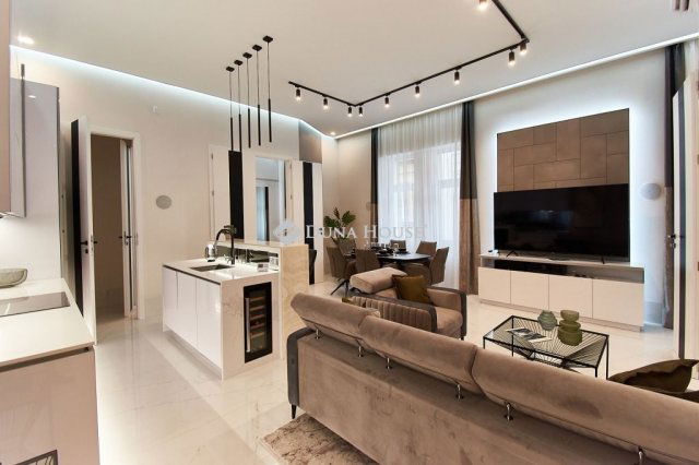 Eladó téglalakás, Budapesten, V. kerületben 339.9 M Ft, 4 szobás