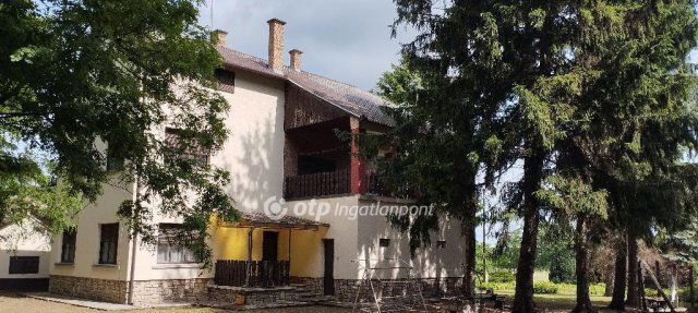 Eladó családi ház, Szentmártonkátán 69.9 M Ft, 4 szobás