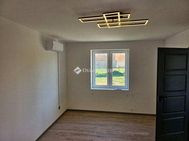 Eladó családi ház, Hegyszentmártonban 43 M Ft, 2 szobás