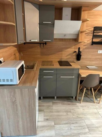 Kiadó téglalakás, albérlet, Pécsett, Kürt utcában, 3 szobás