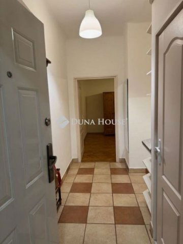 Eladó téglalakás, Szigetszentmiklóson 45.9 M Ft, 1 szobás